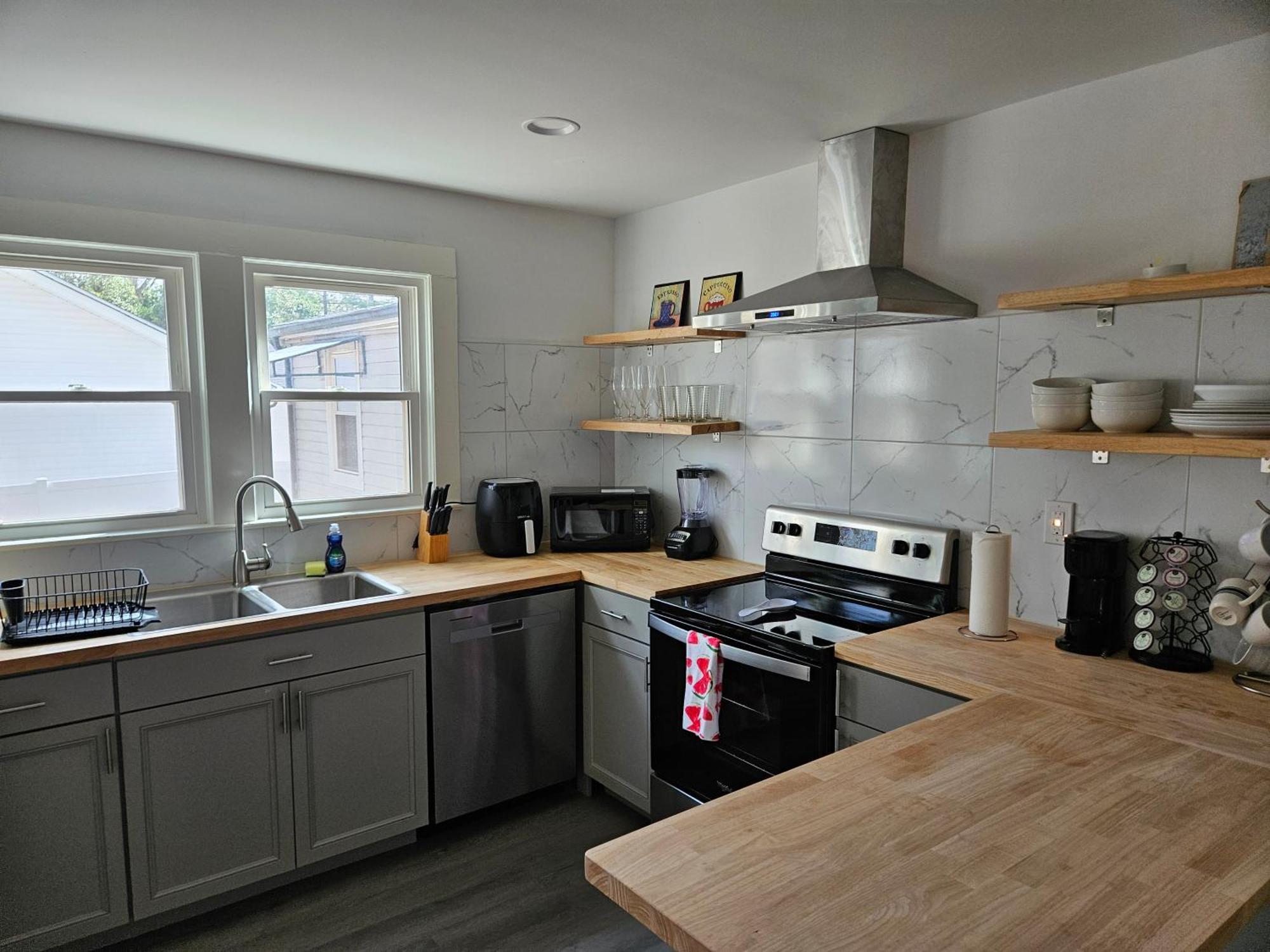 Private Single Level Standalone House Large Lot - 3 Bedrooms Шарлотт Экстерьер фото